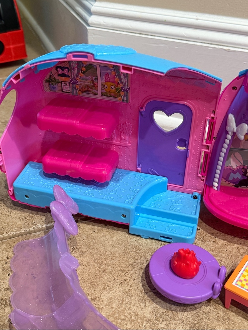 Disney Pink & Purple Minnie Mouse Fold-Out Camper Figurine Camping Playset - Picture 4 of 10